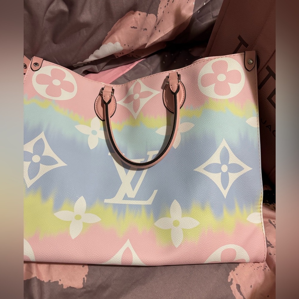 Purses - Picture 6 of 6